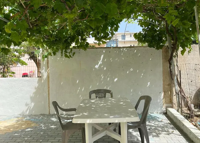 Agapi's Seaside Place فاليراكي