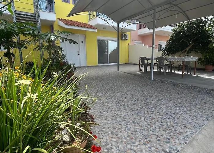 Agapi's Seaside Place * فاليراكي