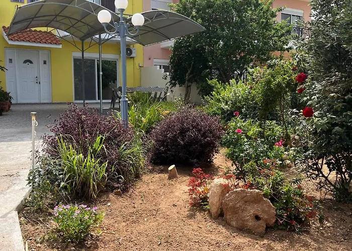 Agapi's Seaside Place شقة فاليراكي